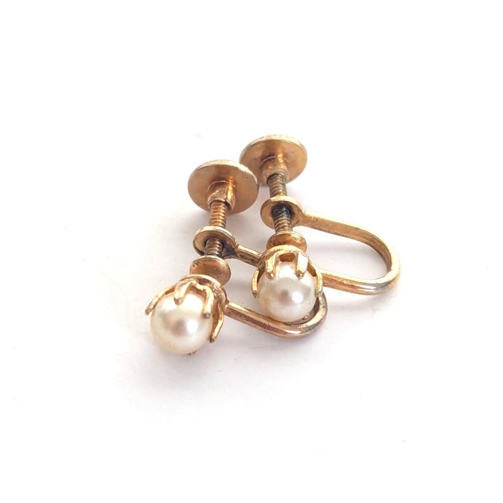Vintage Gold Tone Classic Faux Pearl Dainty Delicate Screwback Clip On Earrings